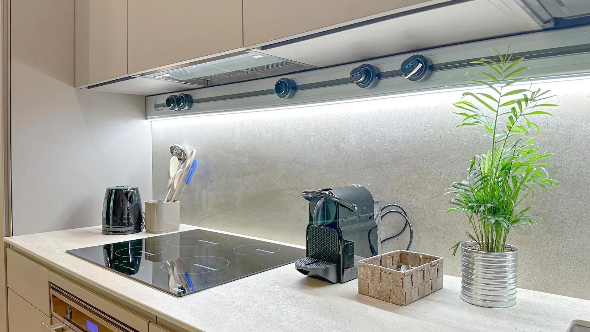 Apartment Cirillo Luxury Suite 16 - 3 Min Dall'Arco Della Pace Milan Italy